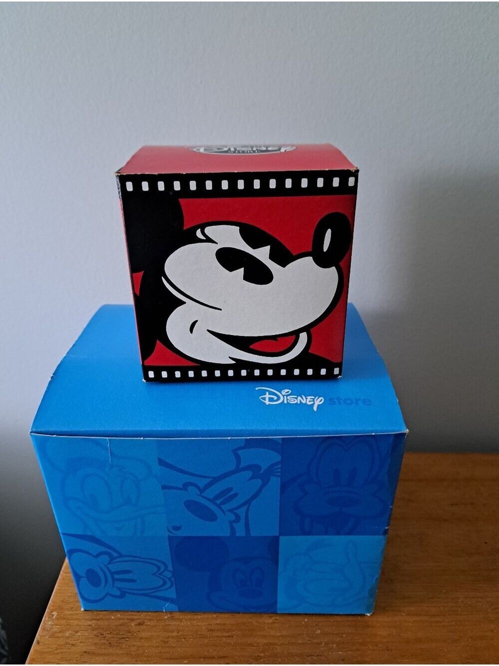 The Disney Store Mickey Pluto Cube gift Boxes Cardboard Paper cartoon graphics